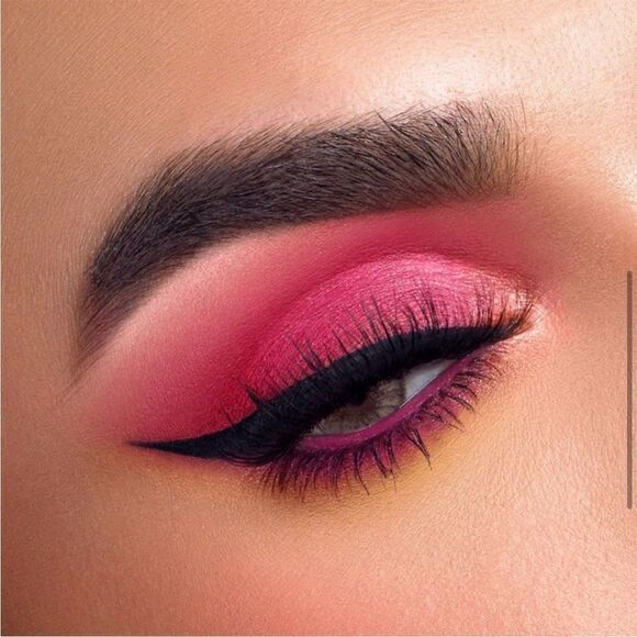 Caliente by Artist Couture Eyeshadow Palette - Picture 5 of 9